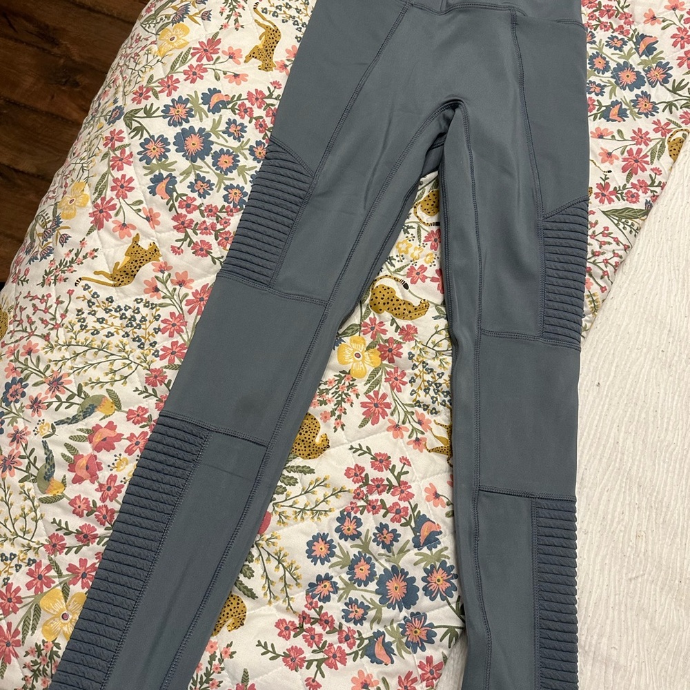 Alo Yoga Gray Moto Leggings